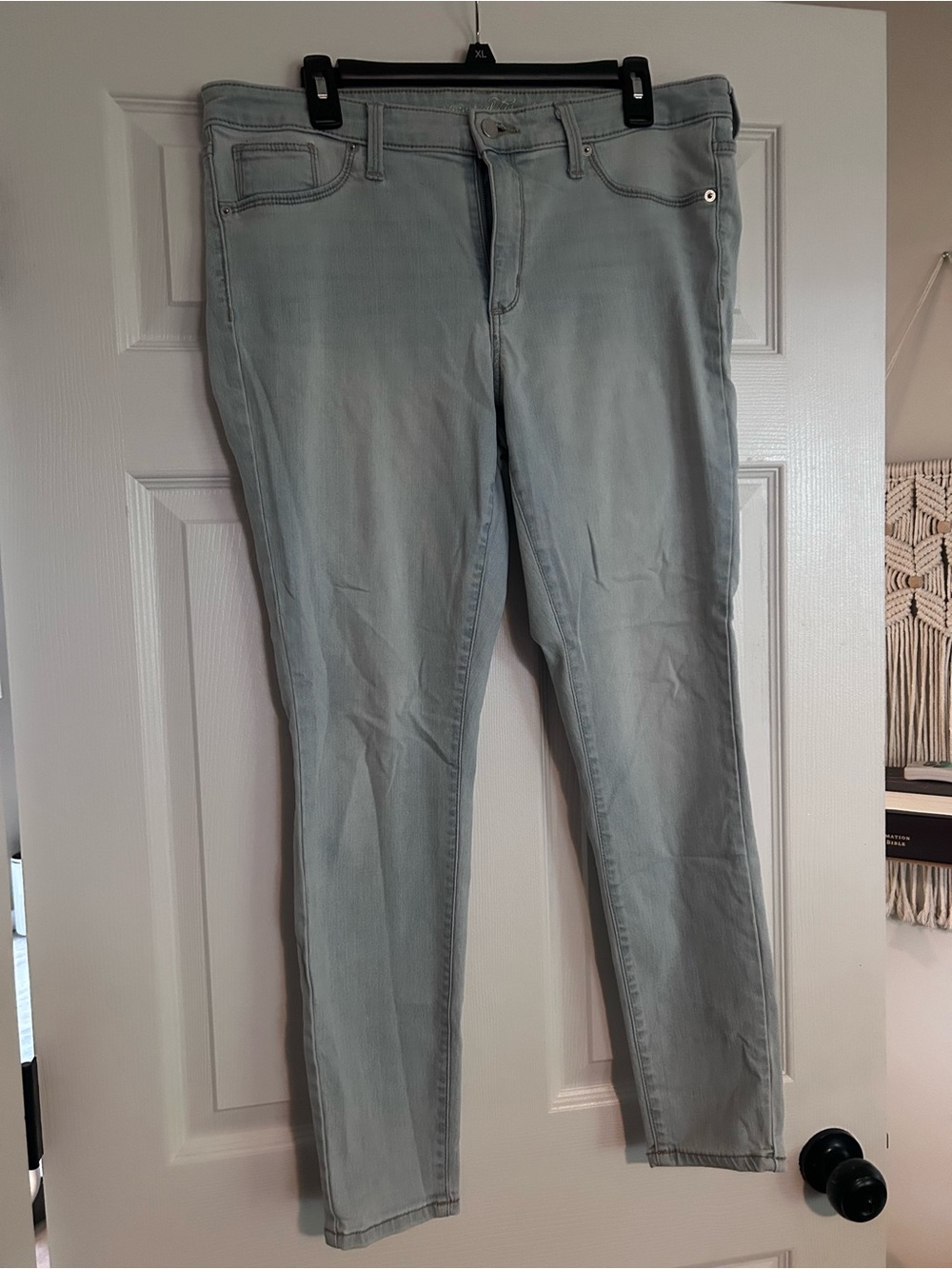 Universal Thread Light Wash Skinny Jeans